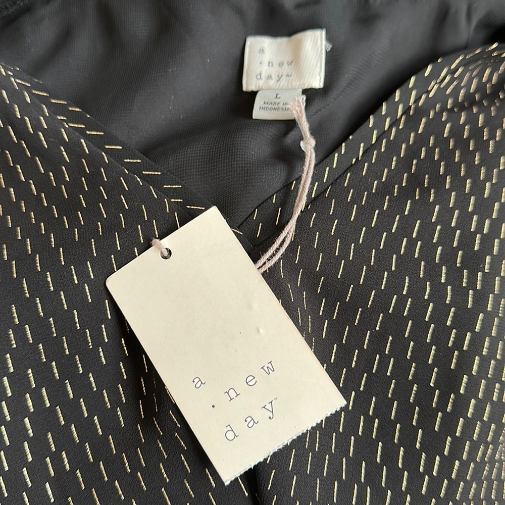 A New Day Black and Gold Ruffled Long V-Neck Sleeve Blouse - Picture 9 of 12